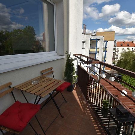 Апартаменты Apartament Rosso Торунь Экстерьер фото